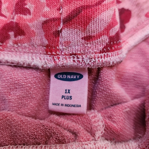 Old Navy Terry Cloth Shorts - Picture 2 of 3